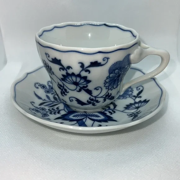 BLUE DANUBE TEACUP AND SAUCER VINTAGE RETIRED PATTERN - Picture 3 of 12